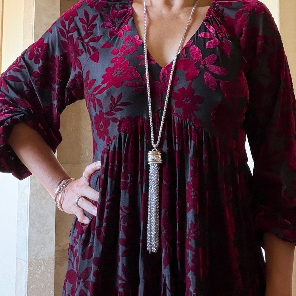 Burgundy Floral Velvet Dress it’s very pretty